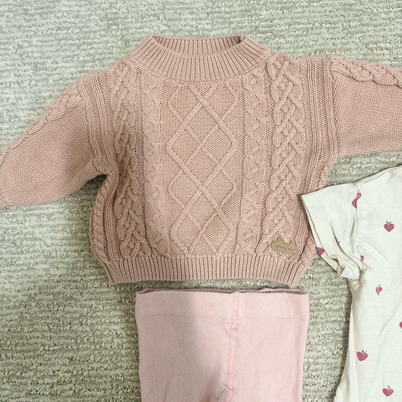 Baby girl clothes 3-6 months - Picture 2 of 6